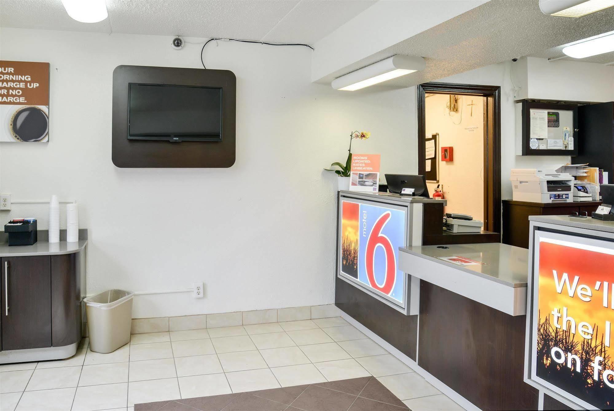 Motel 6-Toledo, Oh มอมี ภายนอก รูปภาพ